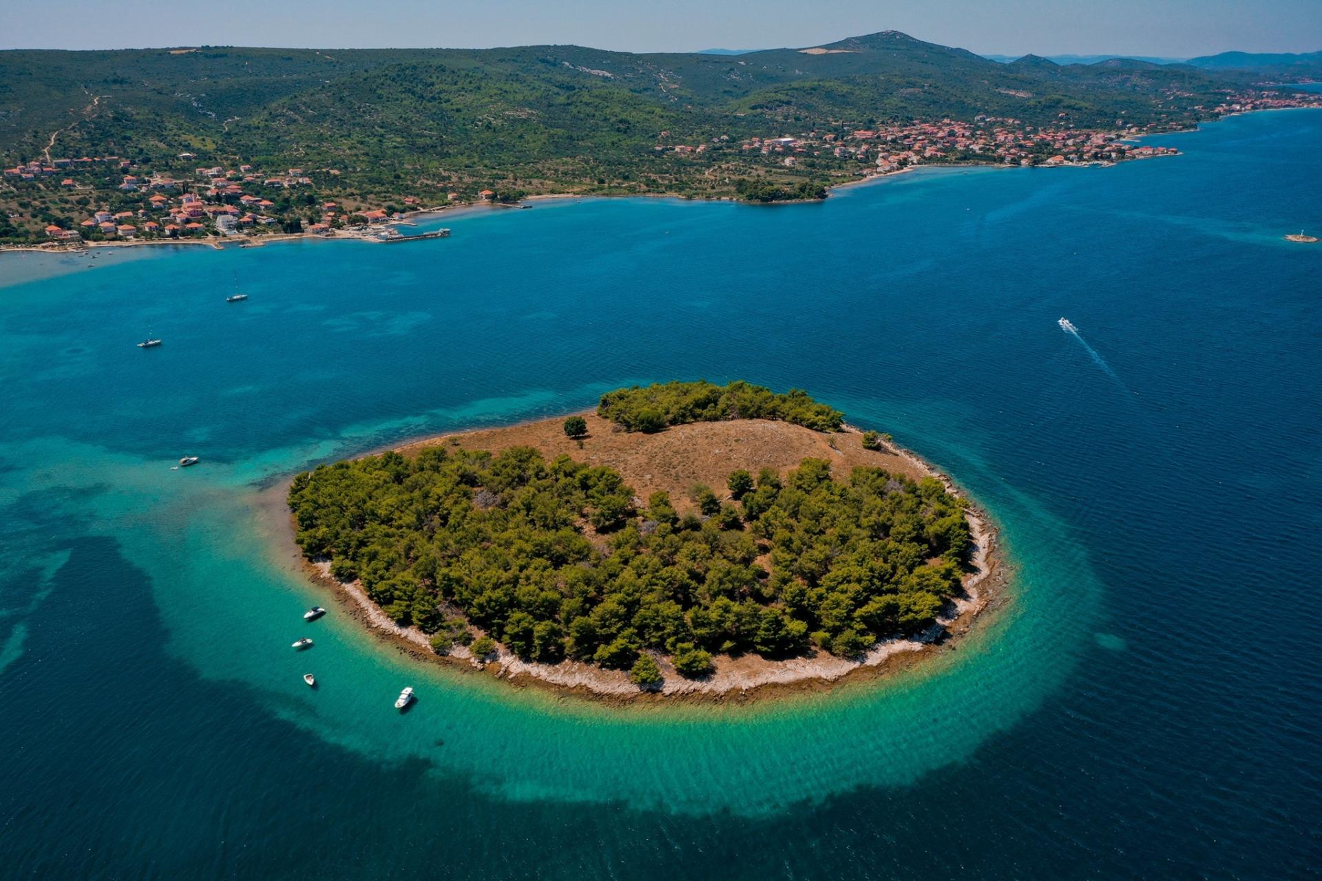 Zadarski tjednik Predaja kaže da je kuga na Pašman stigla galijom