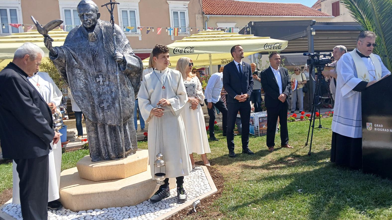 Zadarski tjednik Ponosni Biograđani s puno emocija otkrili spomenik