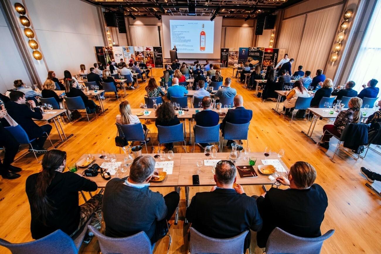 Zadarski tjednik Pred nama su Wine EnoGastro Vip Event te Zadar Wine